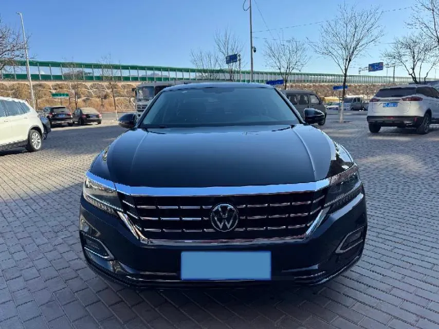 2020 Volkswagen Passat 2.0T 186HP L4 7DCT,autocango,china used car exporter,china ev exporter,chinese used car exporter,chinese used ev exporter