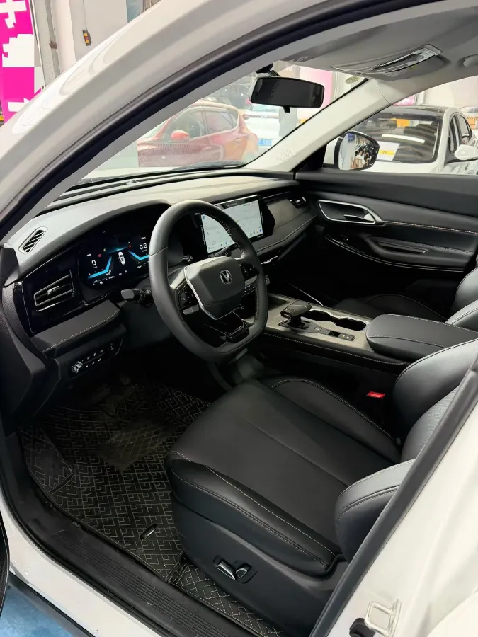 2024 ChangAn X7 PLUS 1.5T 188HP L4 7DCT,autocango,china used car exporter,china ev exporter,chinese used car exporter,chinese used ev exporter