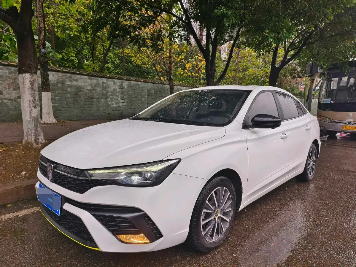 2021 Roewe i5 1.5L 120HP L4 CVT