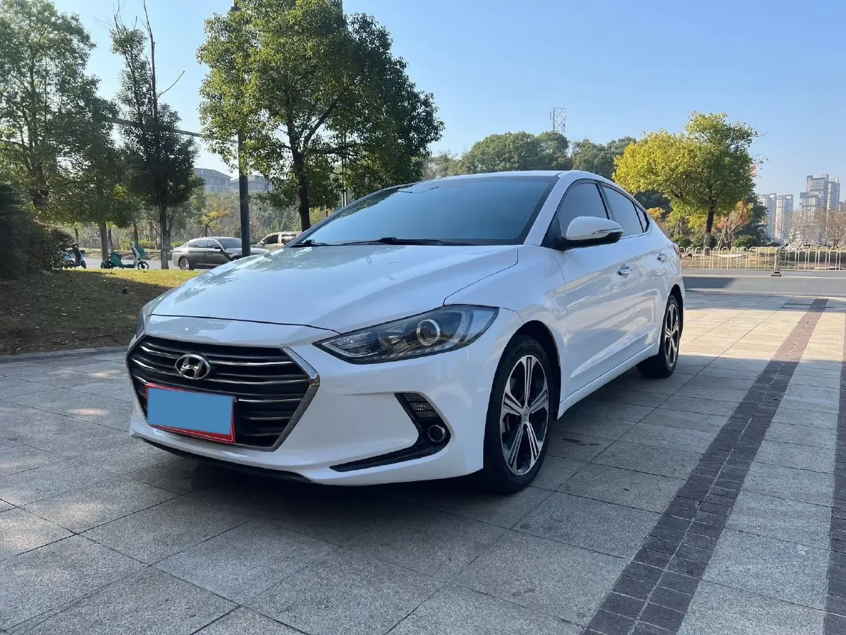 2018 Hyundai Elantra 1.4T 130HP L4 7DCT