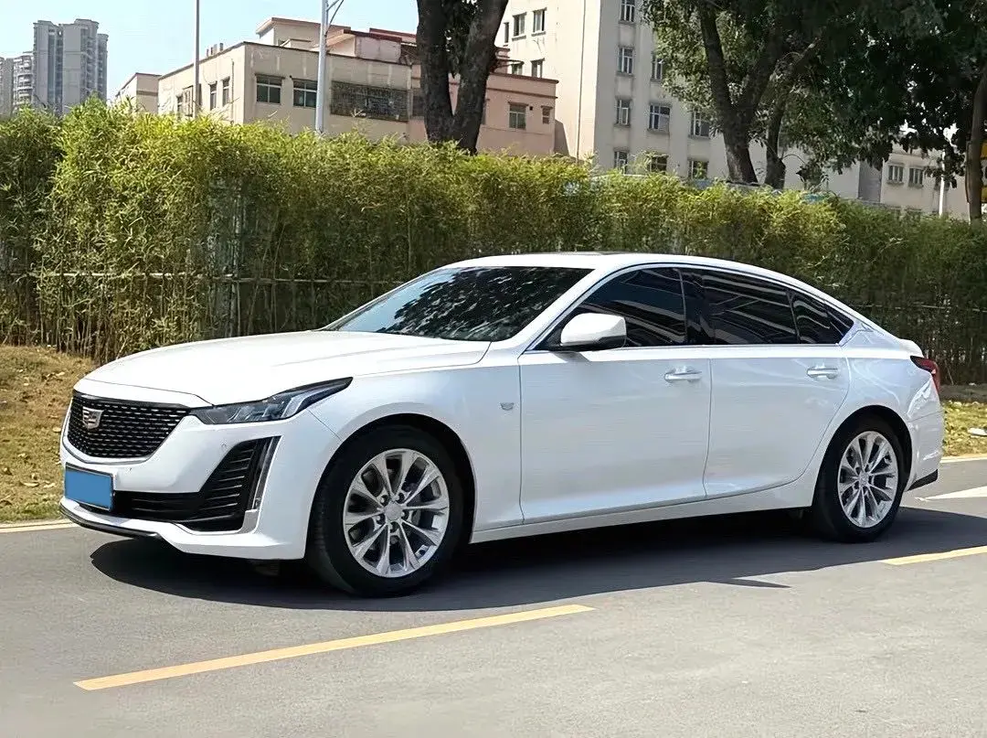 2022 Cadillac CT5 2.0T 237HP L4 10AT