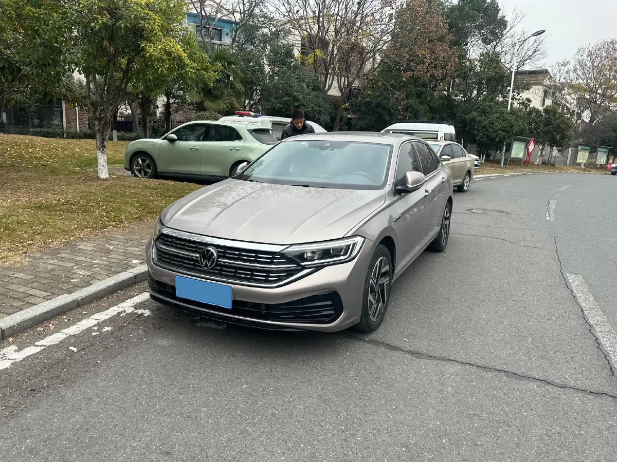 2023 Volkswagen Sagitar 1.4T 150HP L4 7DCT