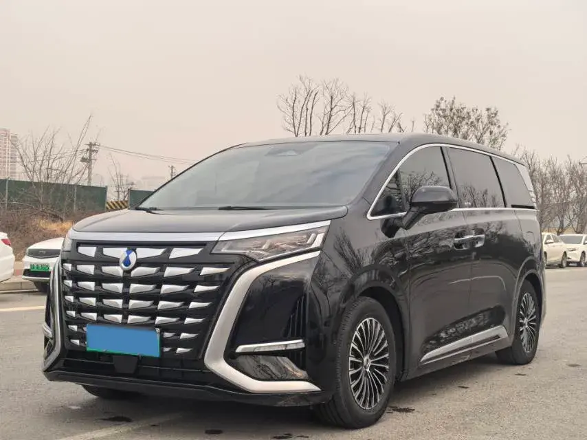 2023 GAC Trumpchi M8 2.0T 252HP L4 8AT