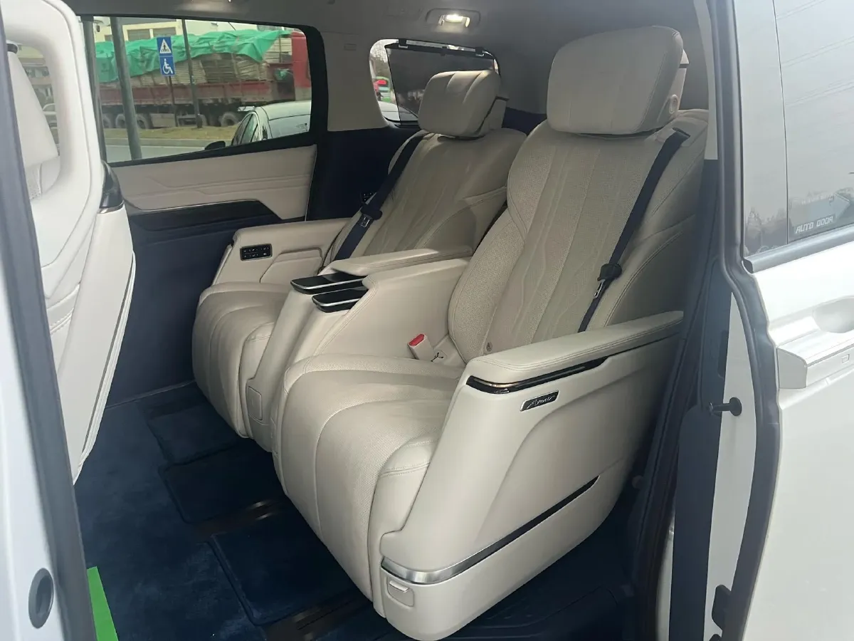 2023 Buick Century 2.0T 237HP L4 9AT,autocango,china used car exporter,china ev exporter,chinese used car exporter,chinese used ev exporter
