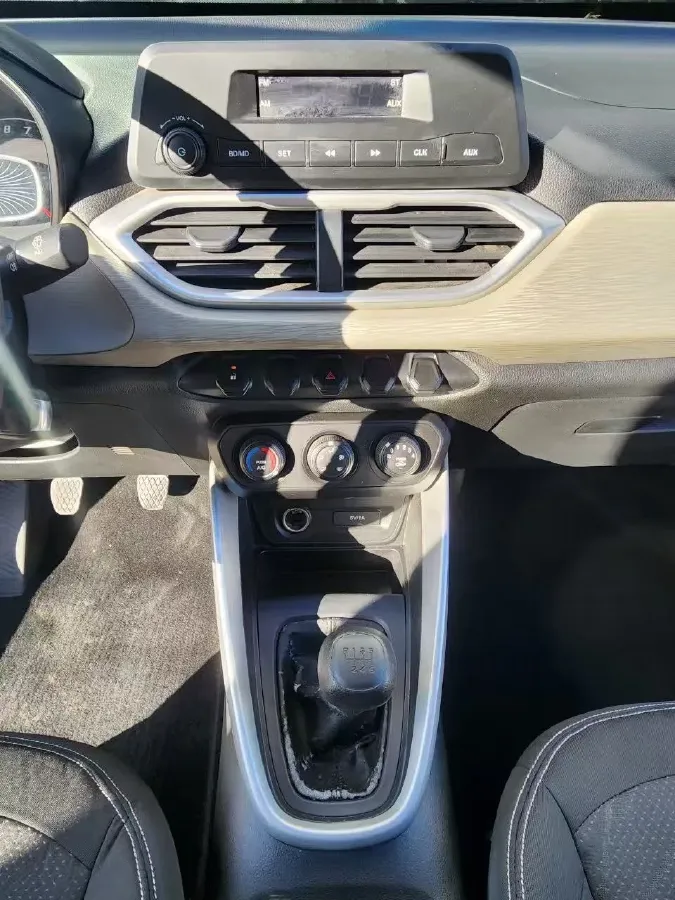 2014 BaoJun 610 1.5L 112HP L4 6AT,autocango,china used car exporter,china ev exporter,chinese used car exporter,chinese used ev exporter