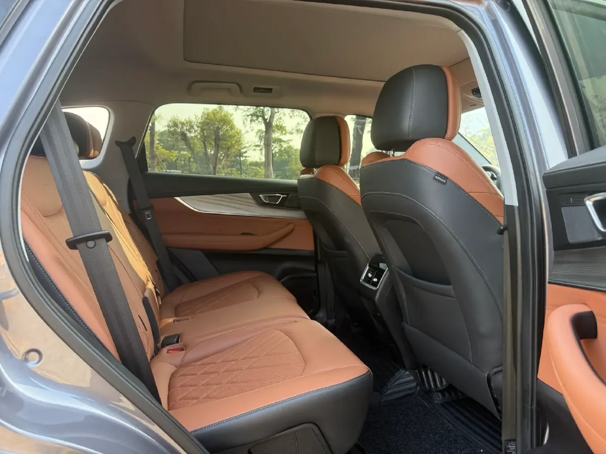 2023 Chery Tiggo 8 1.6T 197HP L4 7DCT,autocango,china used car exporter,china ev exporter,chinese used car exporter,chinese used ev exporter