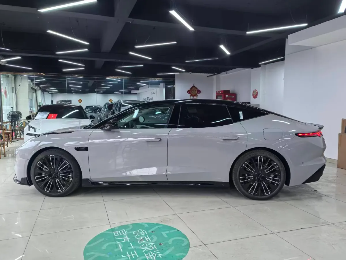 2025 LYNK&CO 10 EM-P 1.5T 163HP L4 3DHT PHEV,autocango,china used car exporter,china ev exporter,chinese used car exporter,chinese used ev exporter