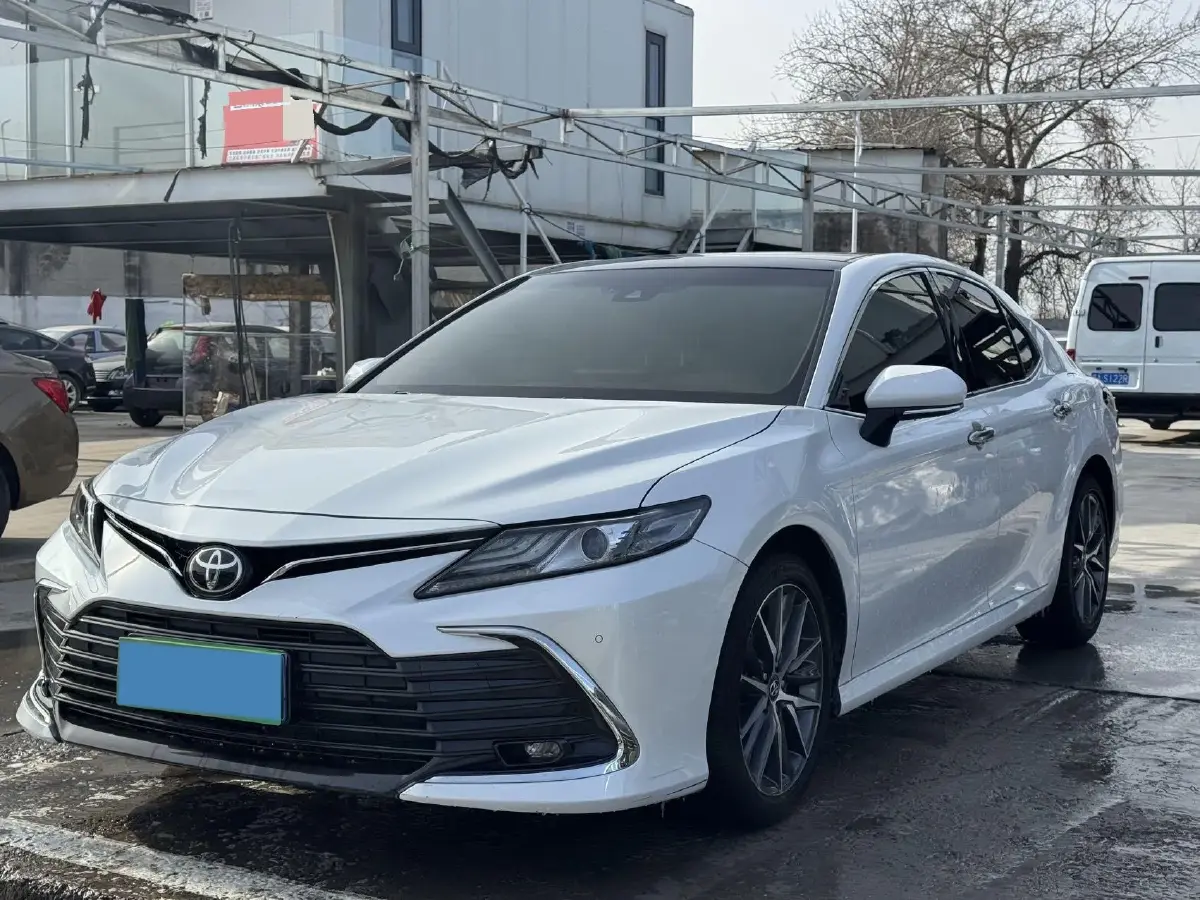 2021 Toyota Camry 2.5L 209HP L4 8AT