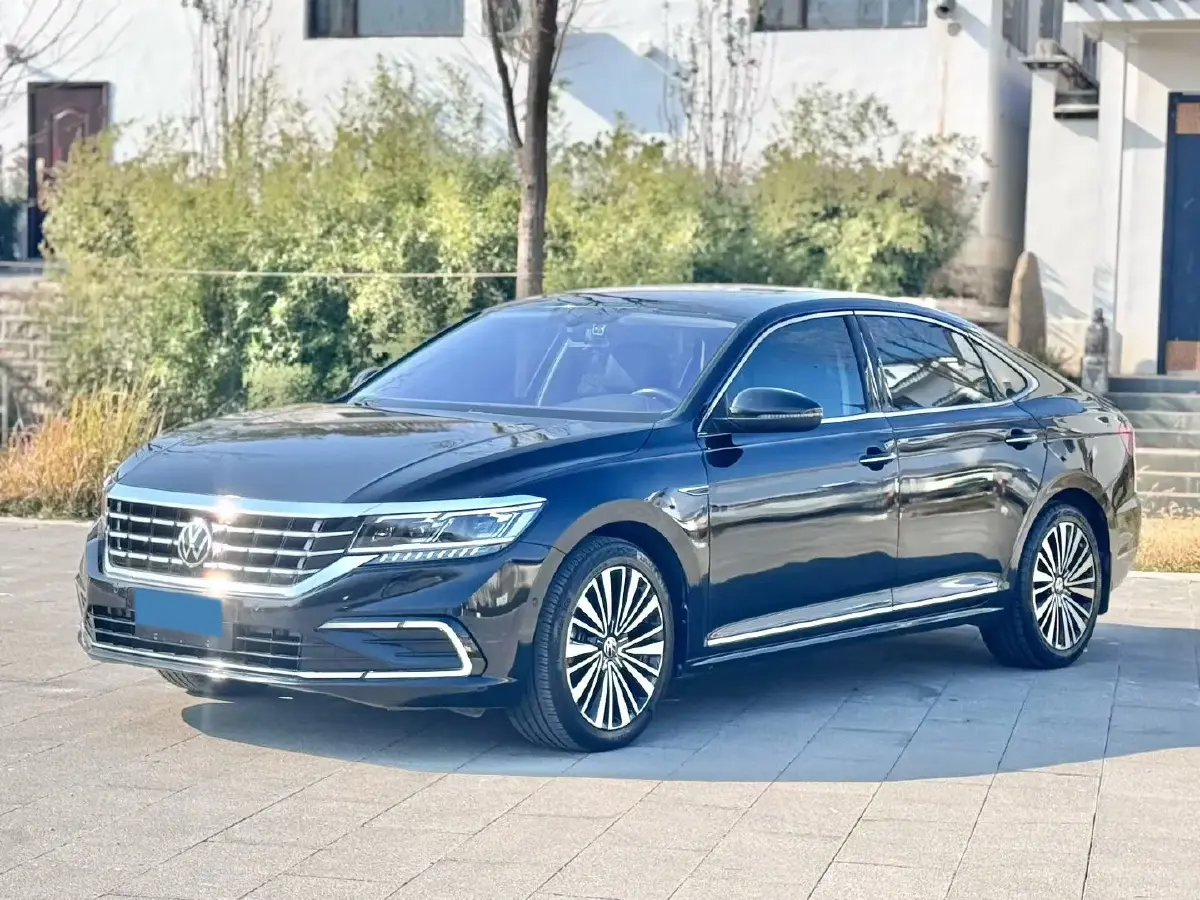 2021 Volkswagen Passat 2.0T 186HP L4 7DCT