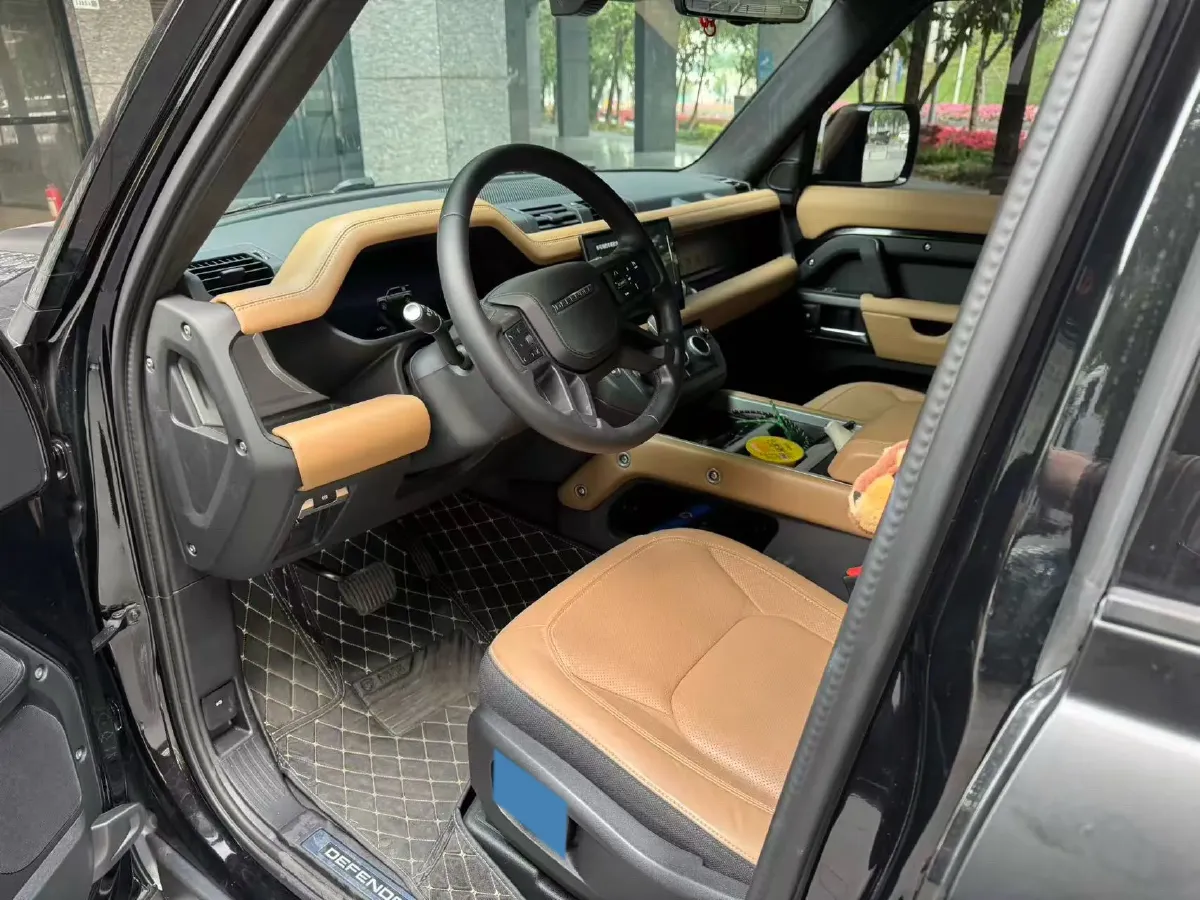 2025 Land Rover Defender 3.0T 400HP L6 8AT,autocango,china used car exporter,china ev exporter,chinese used car exporter,chinese used ev exporter
