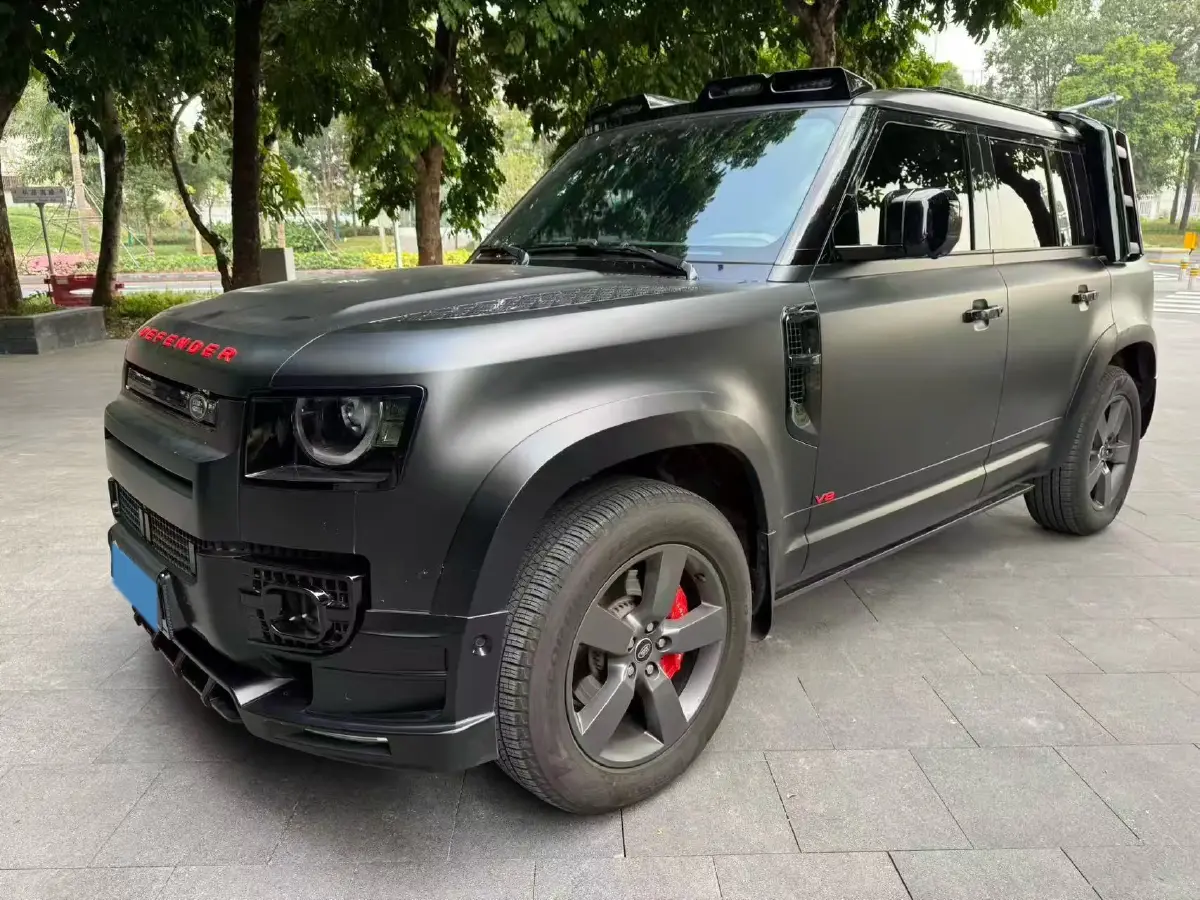 2025 Land Rover Defender 3.0T 400HP L6 8AT