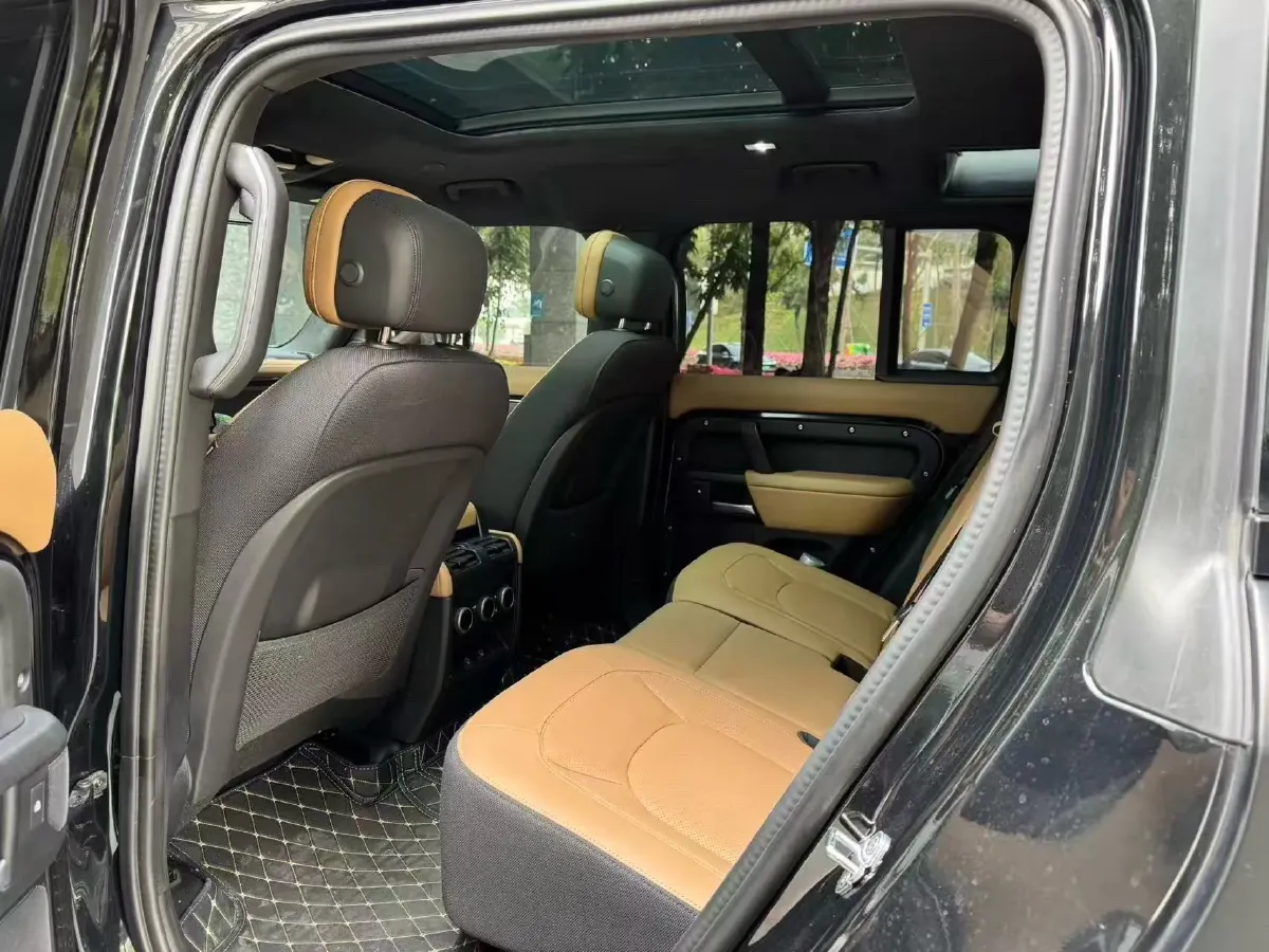 2025 Land Rover Defender 3.0T 400HP L6 8AT,autocango,china used car exporter,china ev exporter,chinese used car exporter,chinese used ev exporter