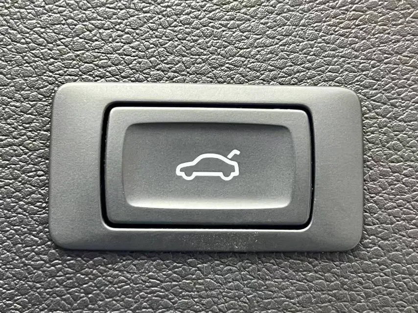 2025 Audi Q5L 2.0T 190HP L4 7DCT,autocango,china used car exporter,china ev exporter,chinese used car exporter,chinese used ev exporter