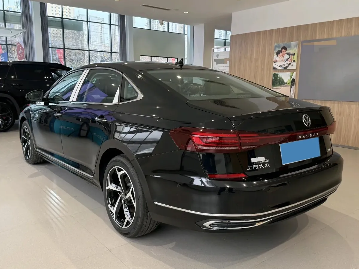 2025 Volkswagen Passat 2.0T 220HP L4 7DCT,autocango,china used car exporter,china ev exporter,chinese used car exporter,chinese used ev exporter