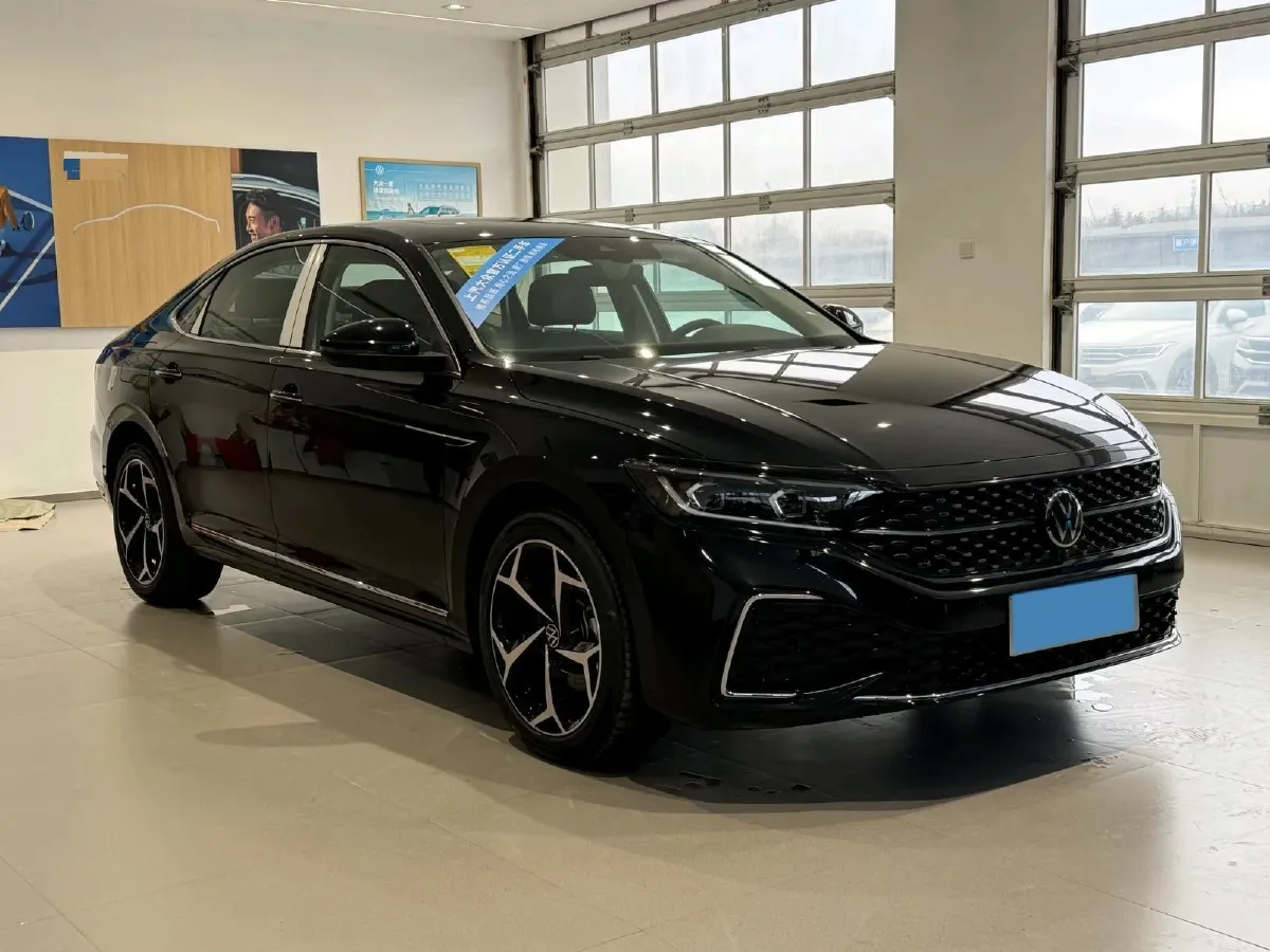 2025 Volkswagen Passat 2.0T 220HP L4 7DCT,autocango,china used car exporter,china ev exporter,chinese used car exporter,chinese used ev exporter