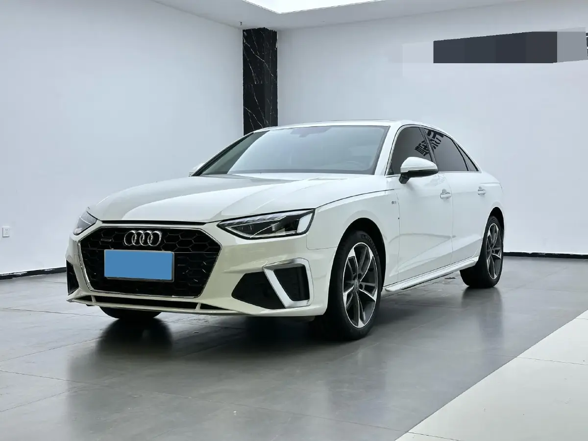 2022 Audi A4L 2.0T 190HP L4 7DCT