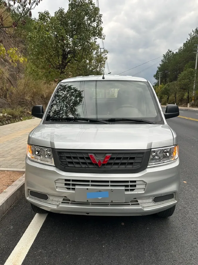 2021 NLM Motor QiTeng M70 1.5L 122HP L4 5MT,autocango,china used car exporter,china ev exporter,chinese used car exporter,chinese used ev exporter