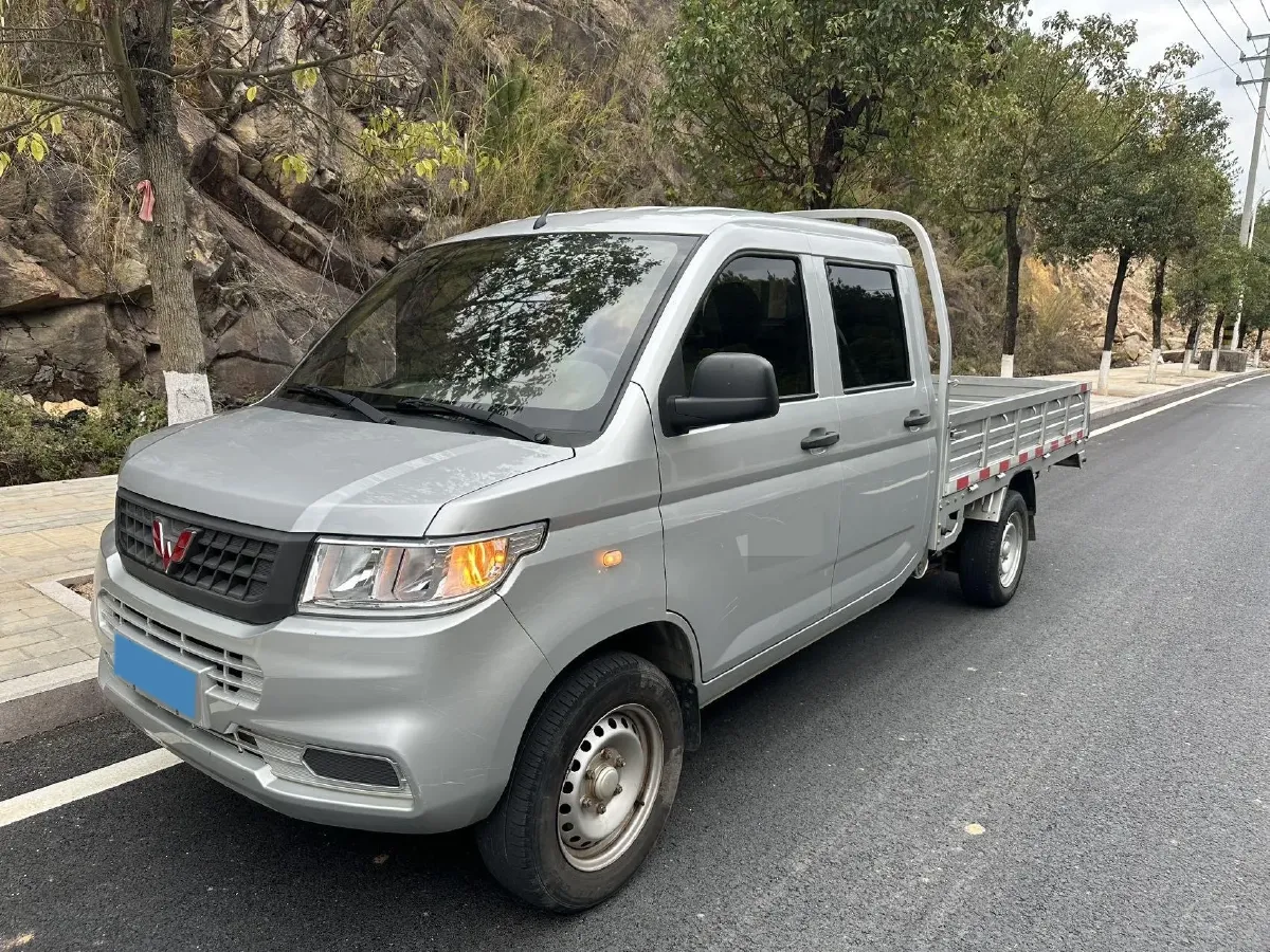 2021 NLM Motor QiTeng M70 1.5L 122HP L4 5MT,autocango,china used car exporter,china ev exporter,chinese used car exporter,chinese used ev exporter