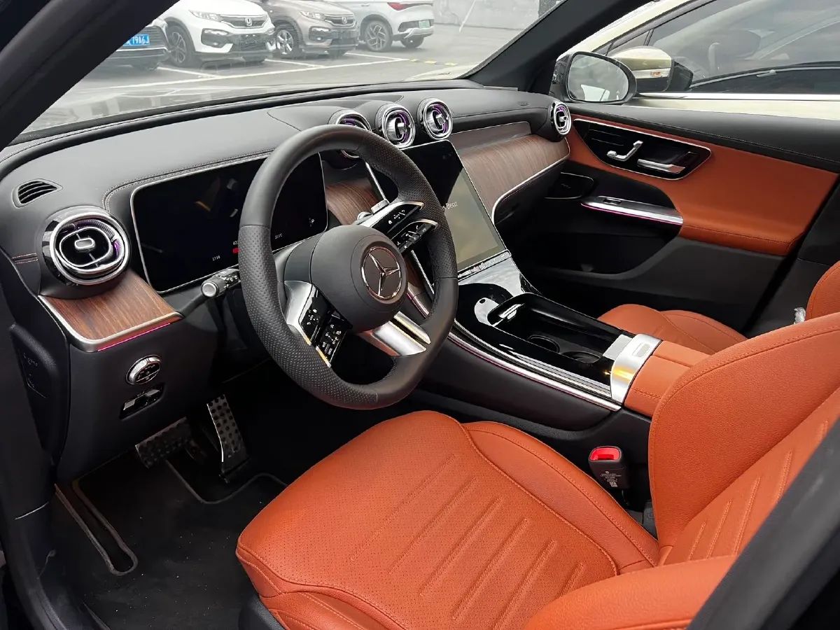 2025 Mercedes-Benz GLC Class 2.0T 204HP L4 9AT PHEV 30.9KWH,autocango,china used car exporter,china ev exporter,chinese used car exporter,chinese used ev exporter