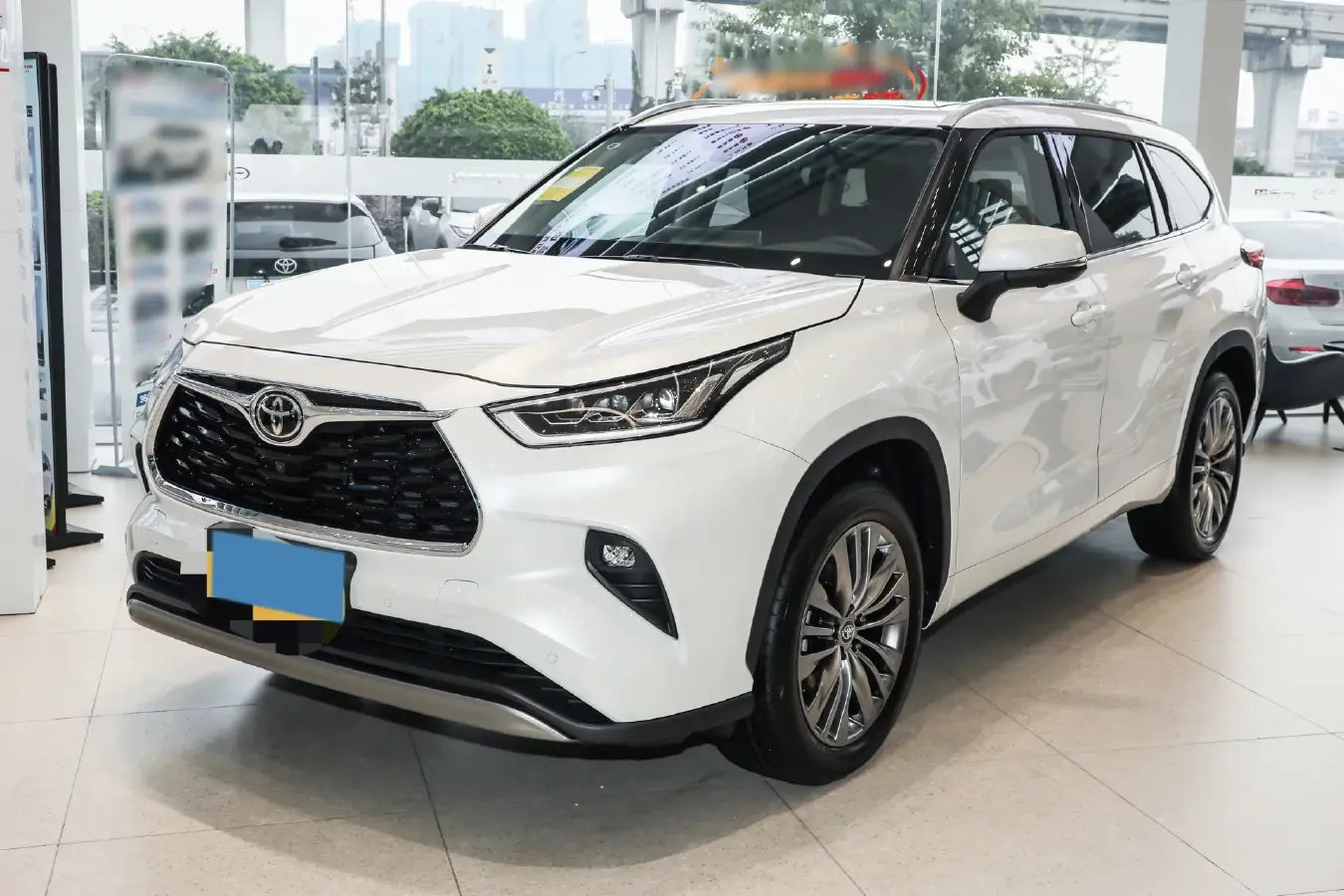 2026 Toyota Highlander 2.5L 189HP L4 E-CVT Hybrid