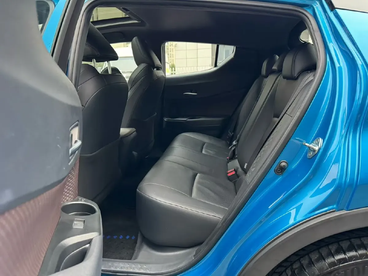 2020 Toyota C-HR EV BEV 54.3KWH,autocango,china used car exporter,china ev exporter,chinese used car exporter,chinese used ev exporter