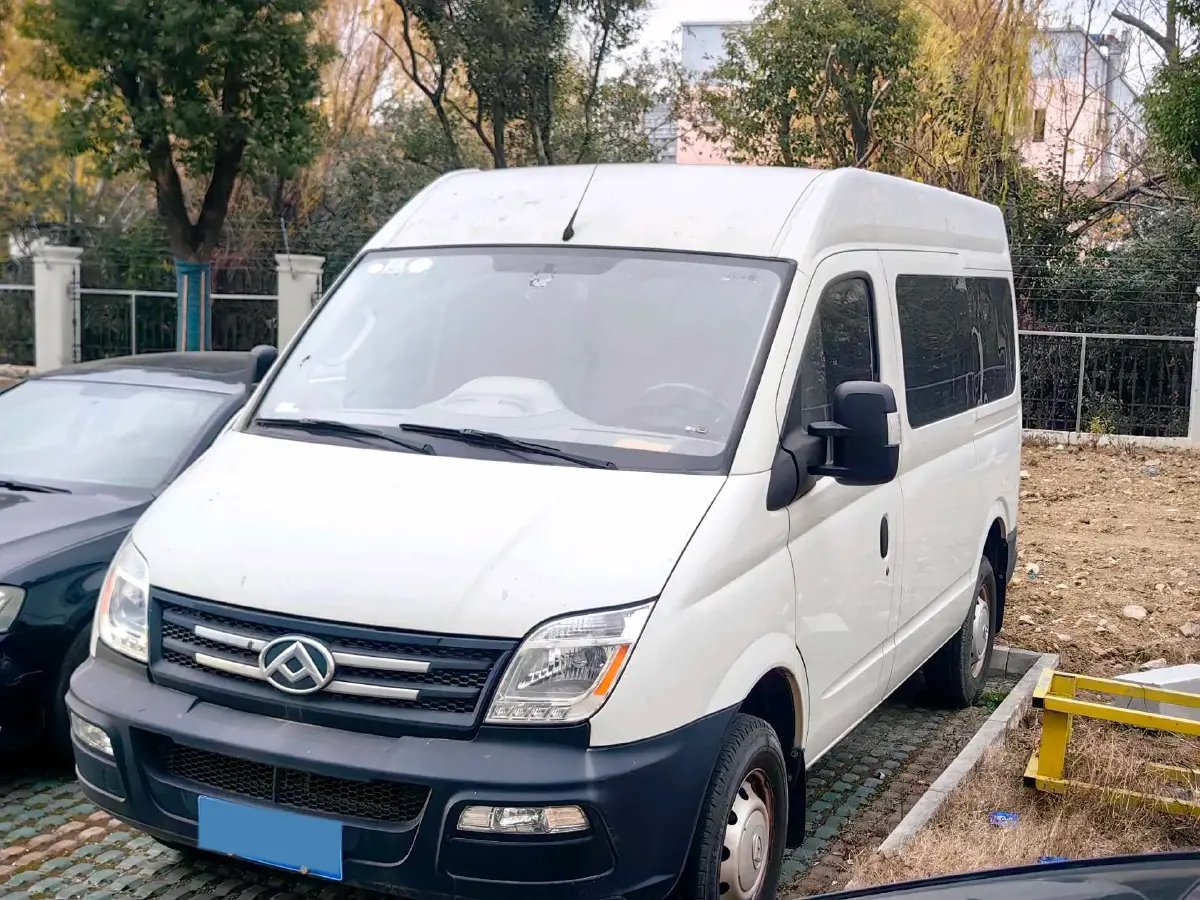 2020 MAXUS XinTu V80 2.5T 136HP L4 6MT