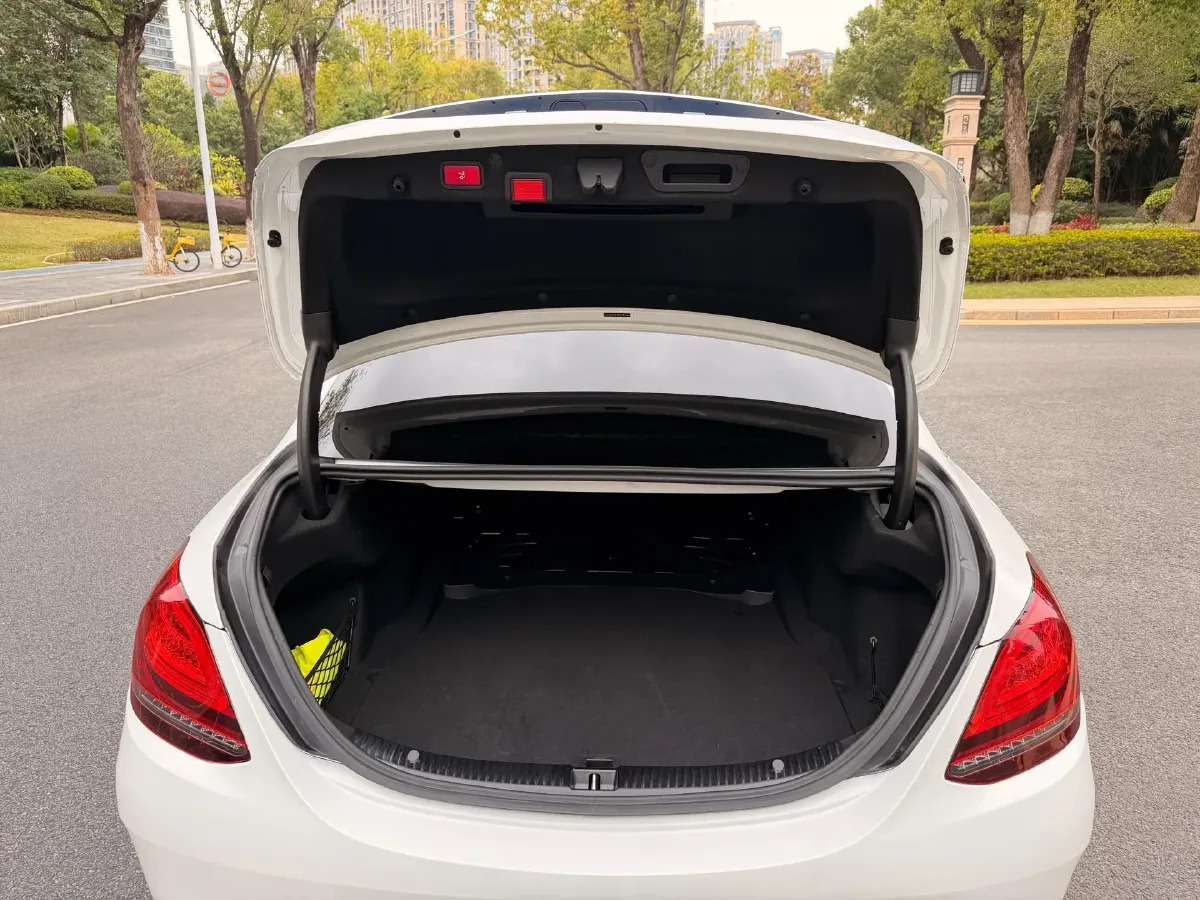 2021 Mercedes-Benz C Class 1.5T 184HP L4 9AT,autocango,china used car exporter,china ev exporter,chinese used car exporter,chinese used ev exporter