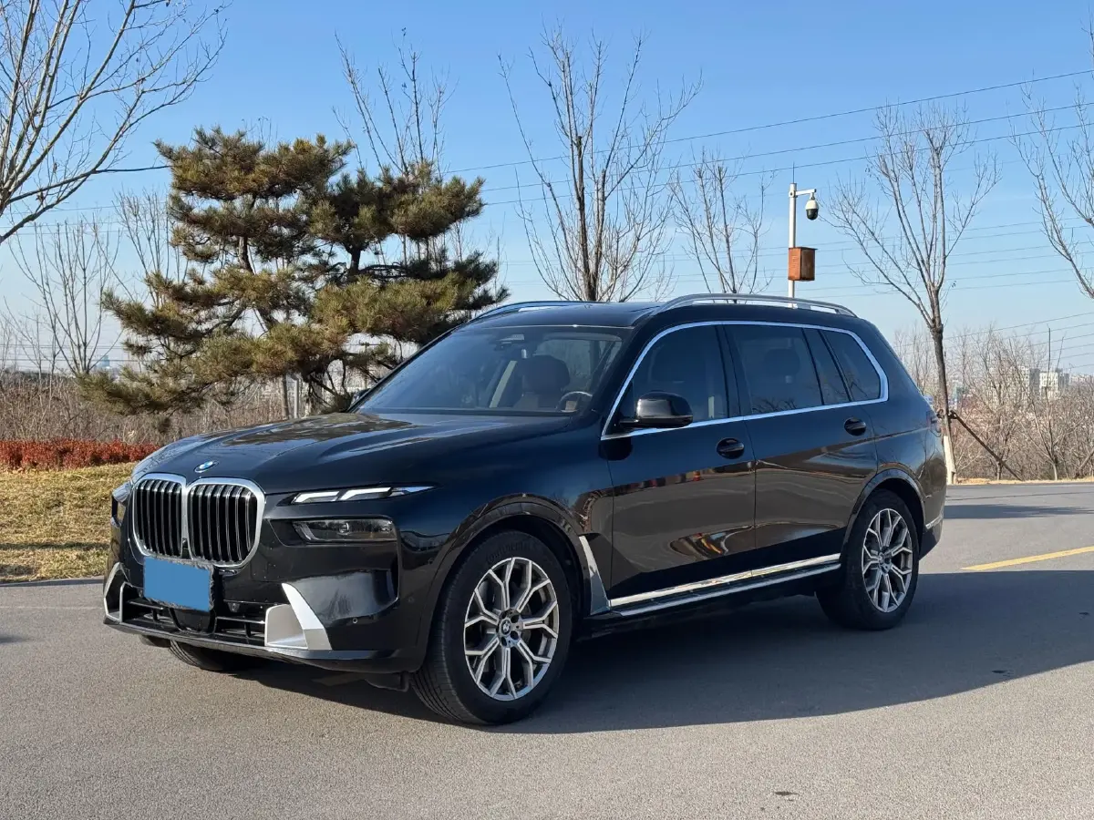 2023 BMW X7 3.0T 381HP L6 8AT