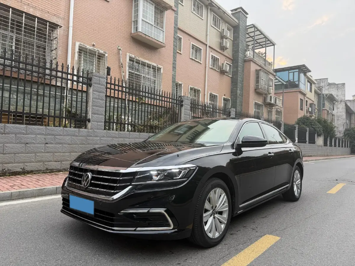 2021 Volkswagen Passat 2.0T 186HP L4 7DCT