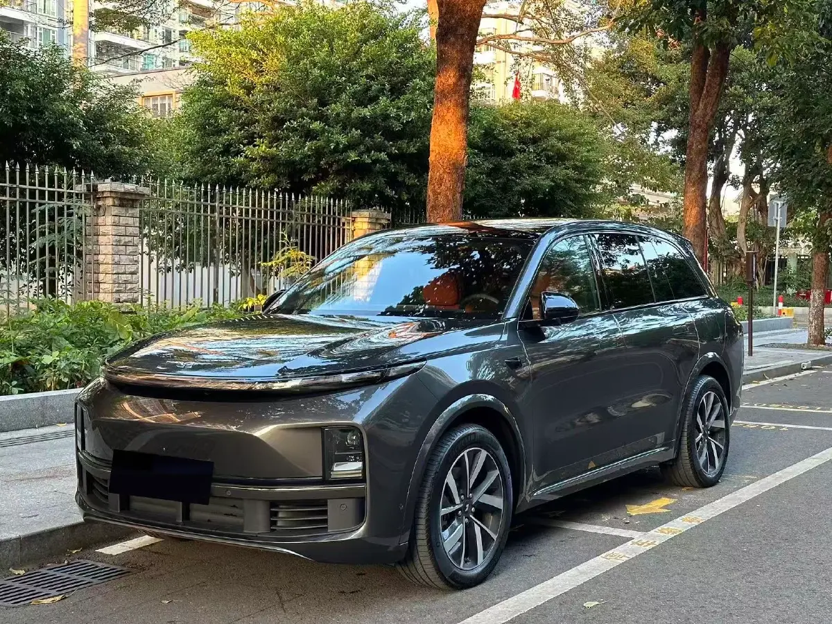 2025 LYNK&CO 900 1.5T 190HP L4 3DHT PHEV 43.3KWH