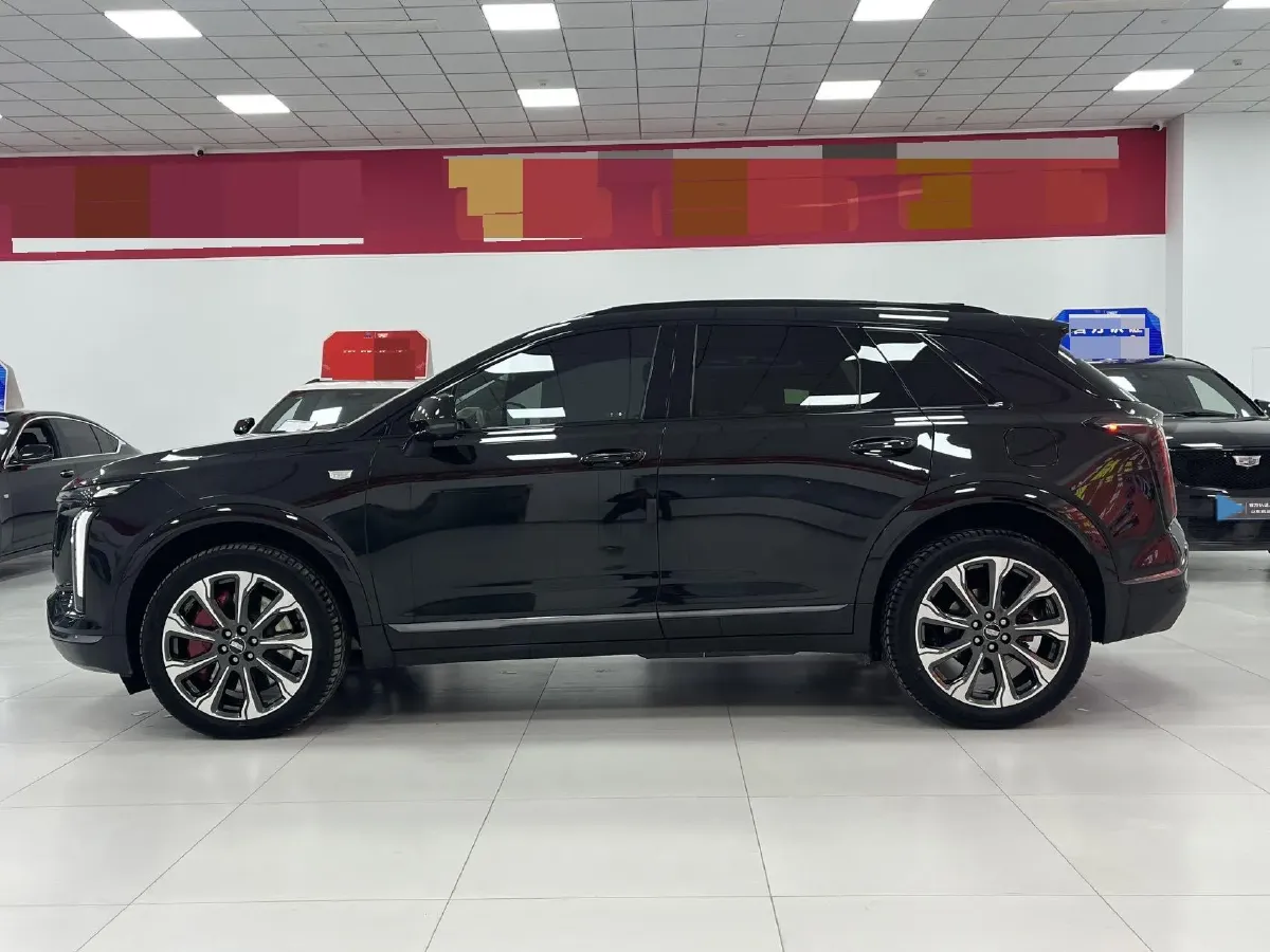 2025 Cadillac XT5 2.0T 237HP L4 9AT,autocango,china used car exporter,china ev exporter,chinese used car exporter,chinese used ev exporter