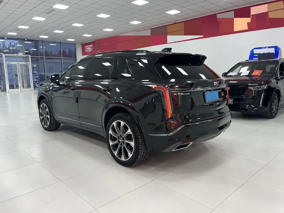 2025 Cadillac XT5 2.0T 237HP L4 9AT,autocango,china used car exporter,china ev exporter,chinese used car exporter,chinese used ev exporter