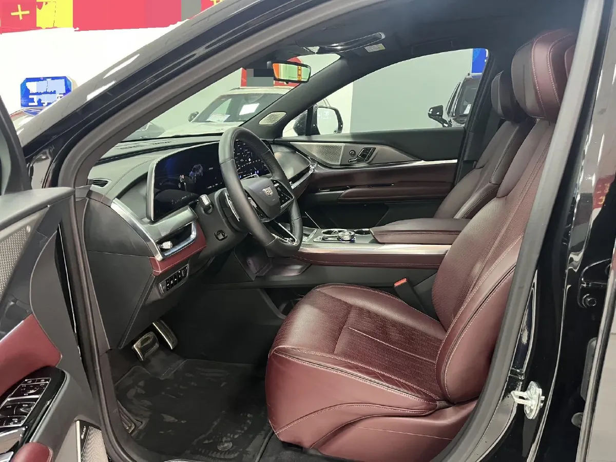 2025 Cadillac XT5 2.0T 237HP L4 9AT,autocango,china used car exporter,china ev exporter,chinese used car exporter,chinese used ev exporter