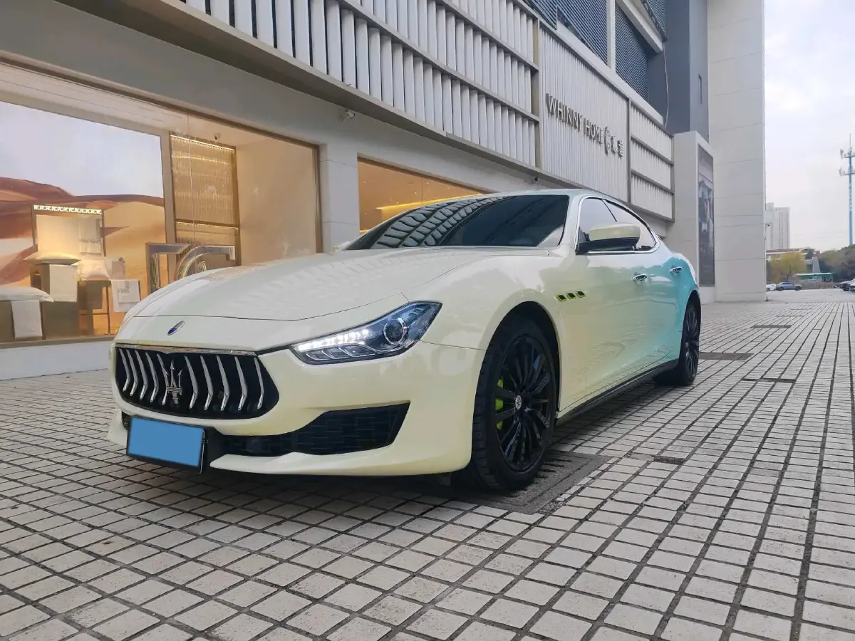 2021 Maserati Ghibli 2.0T 330HP L4 8AT