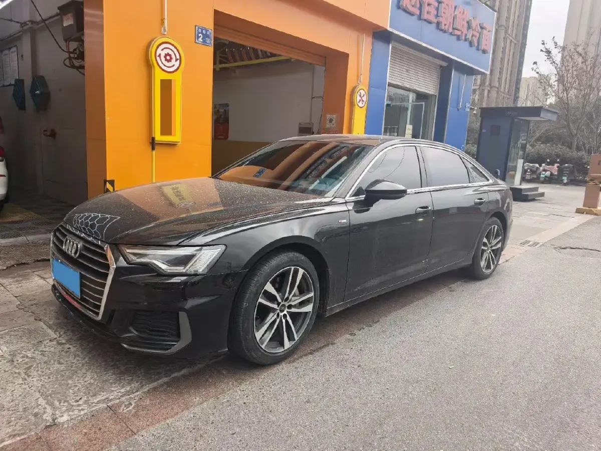 2022 Audi A6L 2.0T 190HP L4 7DCT