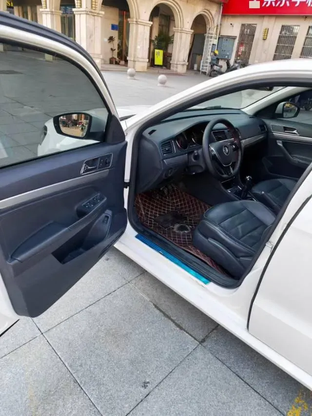 2017 Zotye Damy X7 1.8T 177HP L4 5MT,autocango,china used car exporter,china ev exporter,chinese used car exporter,chinese used ev exporter