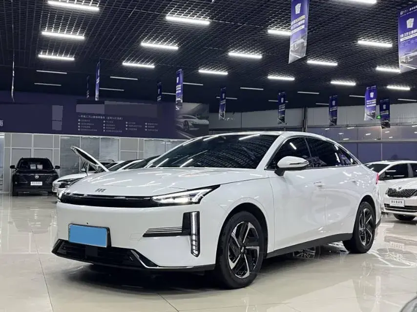 2024 Geely Galaxy L6 1.5T 163HP L4 3DHT PHEV