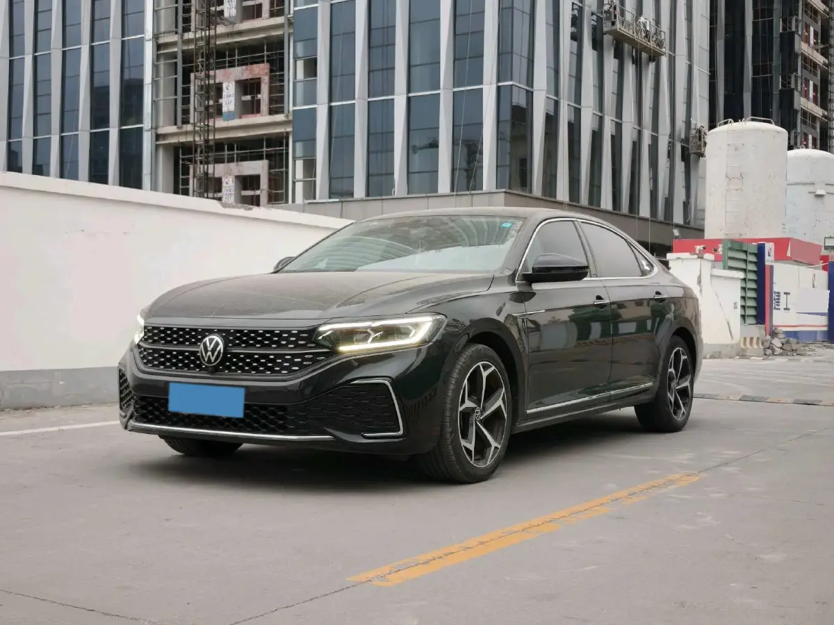 2023 Volkswagen Passat 2.0T 186HP L4 7DCT