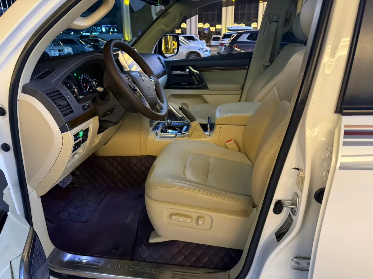 2016 Toyota Land Cruiser 4.0L 275HP V6 5AT,autocango,china used car exporter,china ev exporter,chinese used car exporter,chinese used ev exporter