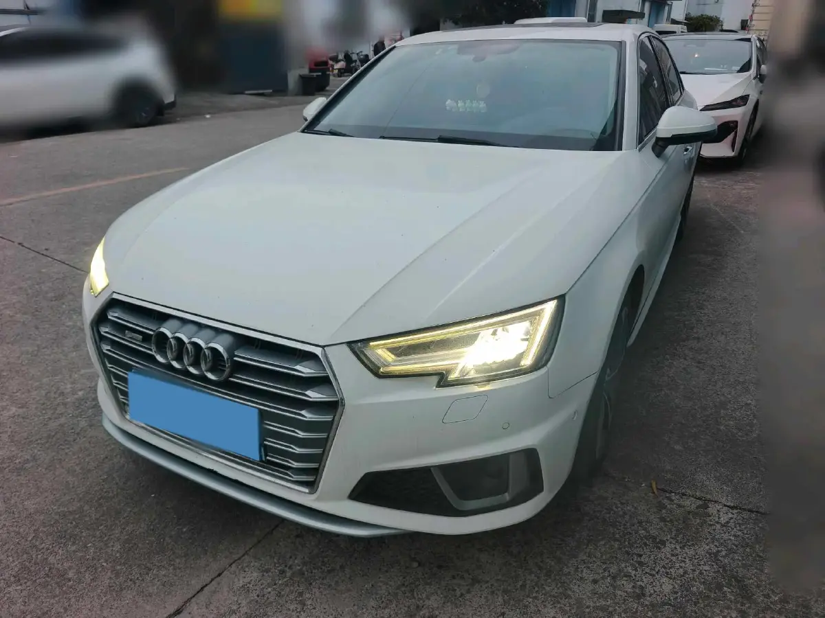 2019 Audi A4L 2.0T 190HP L4 7DCT