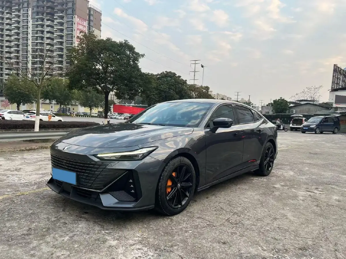 2022 ChangAn UNI-V 1.5T 188HP L4 7DCT