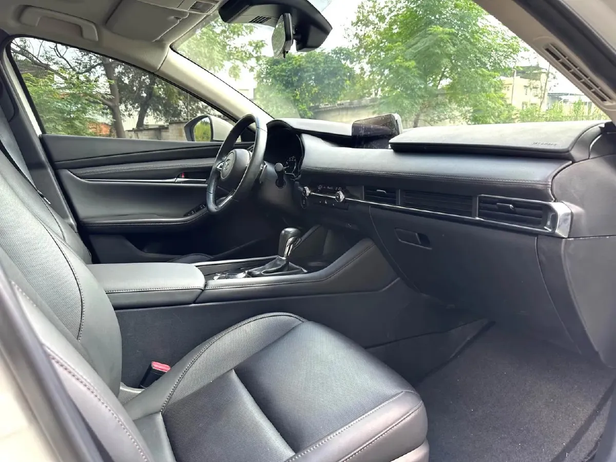 2021 Mazda 3 Axela 2.0L 158HP L4 6AT,autocango,china used car exporter,china ev exporter,chinese used car exporter,chinese used ev exporter