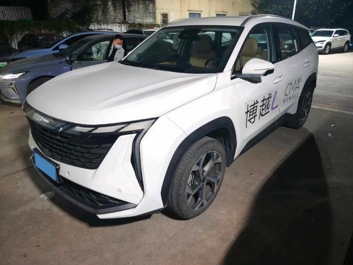 2023 Geely StarRay 1.5T 181HP L4 7DCT