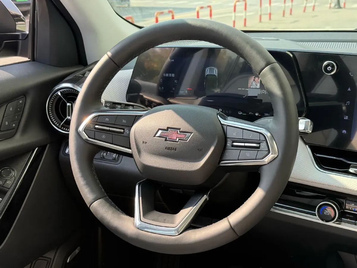 2024 Chevrolet EquinoxPlus 1.5T 180HP L4 2DHT PHEV 24.4KWH,autocango,china used car exporter,china ev exporter,chinese used car exporter,chinese used ev exporter