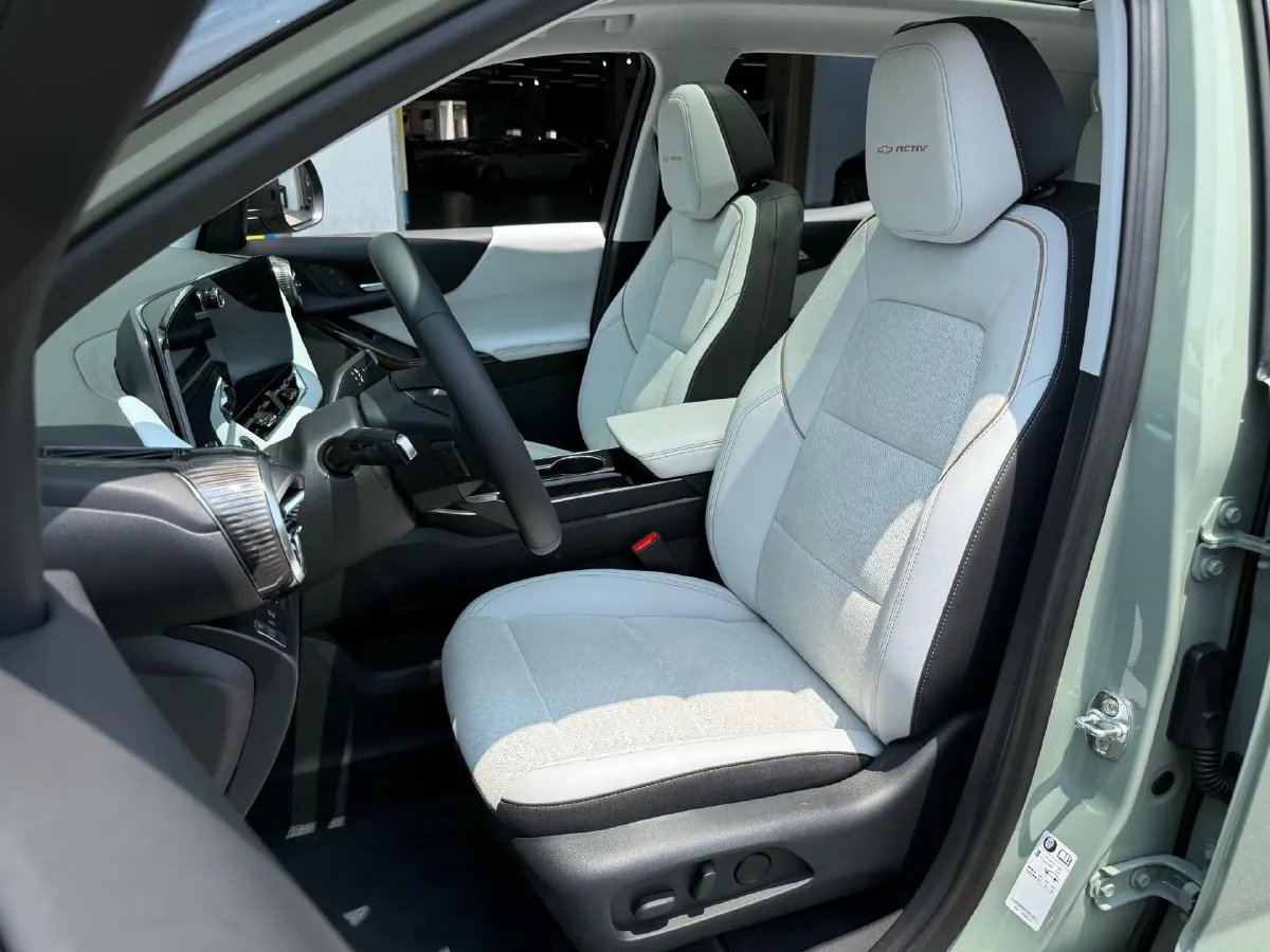 2024 Chevrolet EquinoxPlus 1.5T 180HP L4 2DHT PHEV 24.4KWH,autocango,china used car exporter,china ev exporter,chinese used car exporter,chinese used ev exporter