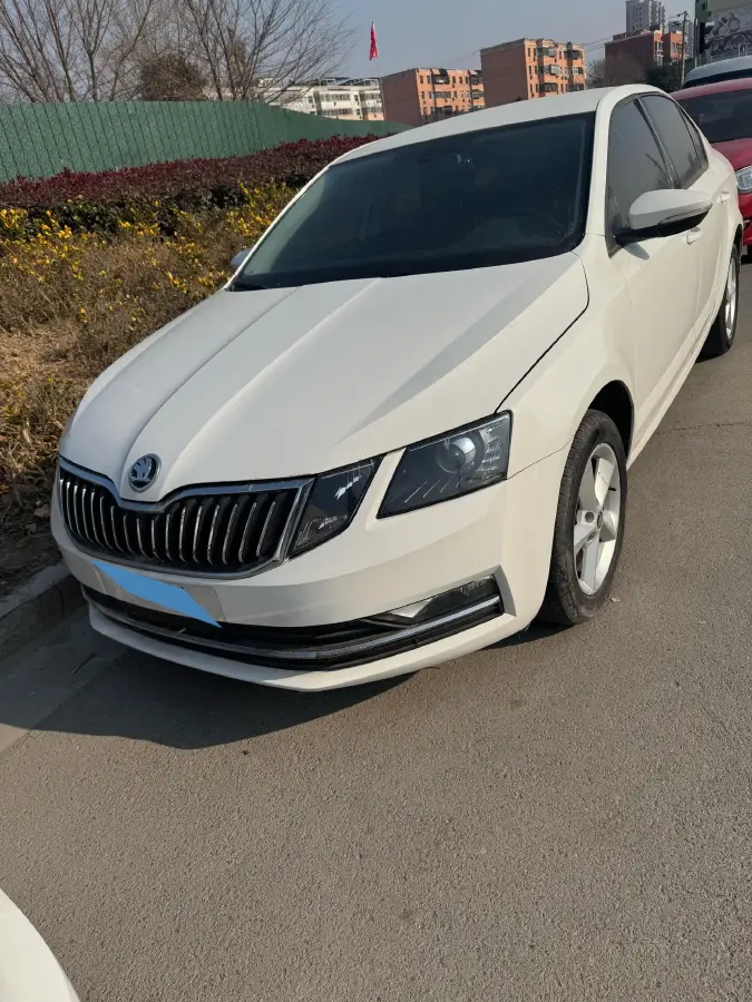 2018 Skoda Octavia 1.6L 110HP L4 5MT