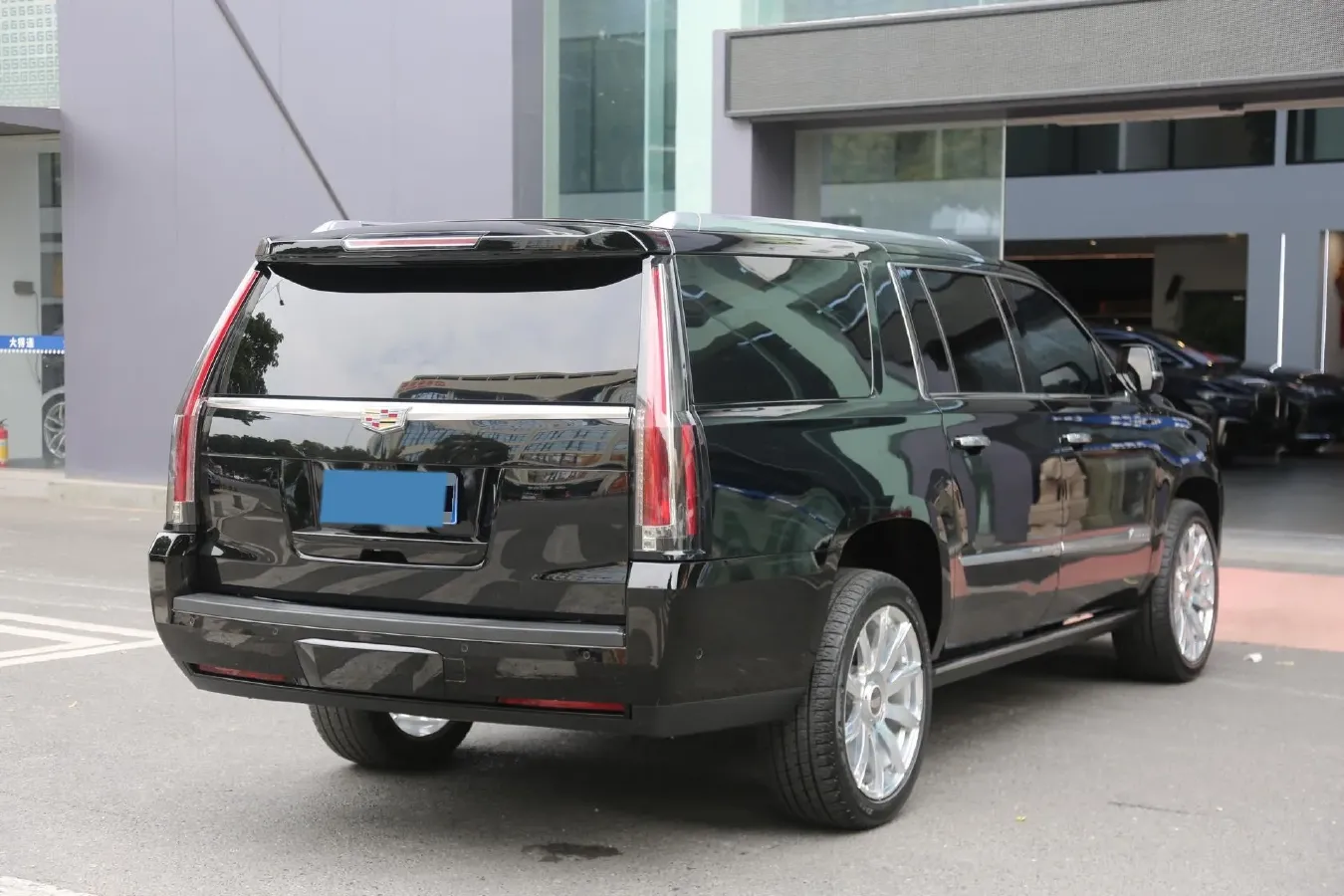 2017 Cadillac ESCALADE 6.2L 426HP V8 8AT,autocango,china used car exporter,china ev exporter,chinese used car exporter,chinese used ev exporter