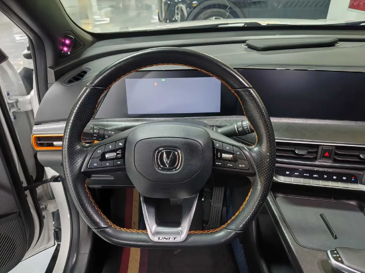 2022 ChangAn UNI-T 1.5T 188HP L4 7DCT,autocango,china used car exporter,china ev exporter,chinese used car exporter,chinese used ev exporter