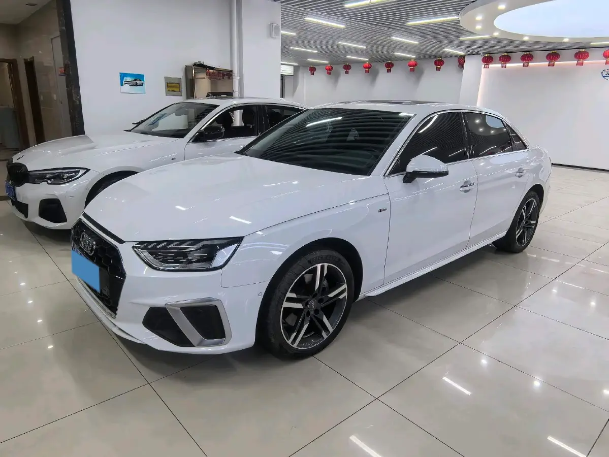 2022 Audi A4L 2.0T 190HP L4 7DCT