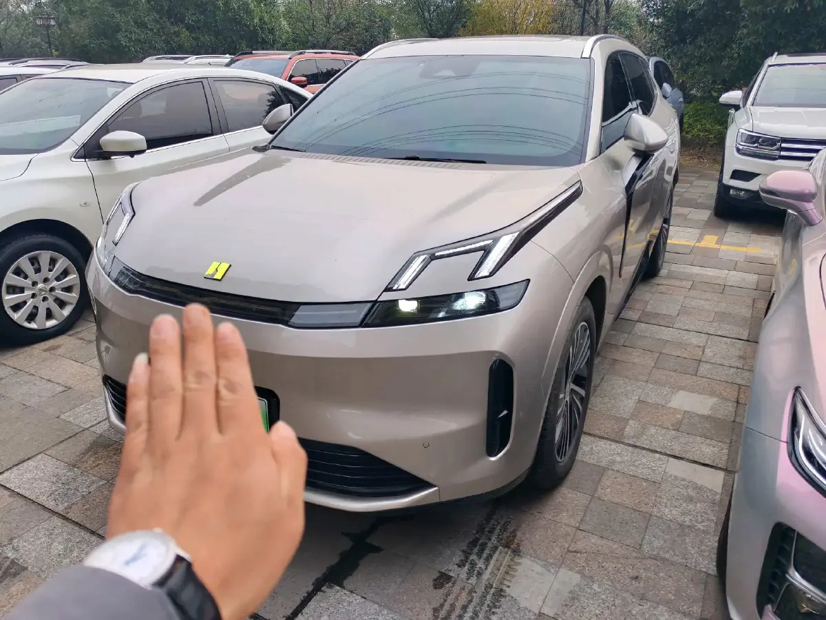 2023 LYNK&CO 08 EM-P 1.5T 163HP L4 3DHT PHEV 21.2KWH